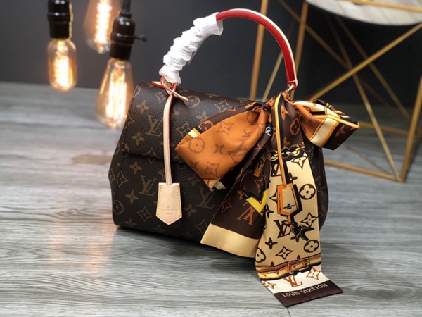 ルイヴィトンバッグ背面デザイン